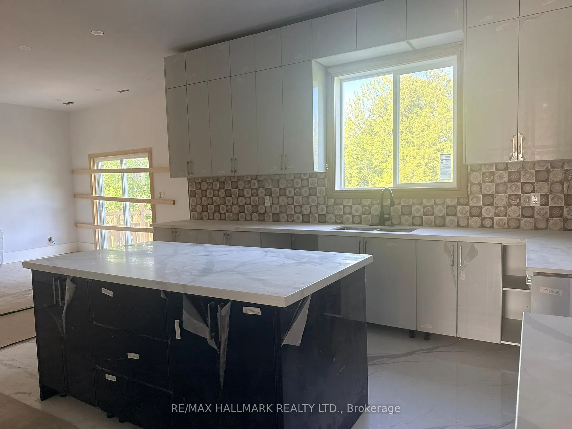 Photo 7 of 783 Midland Avenue, Scarborough, Kennedy Park — HOMEH