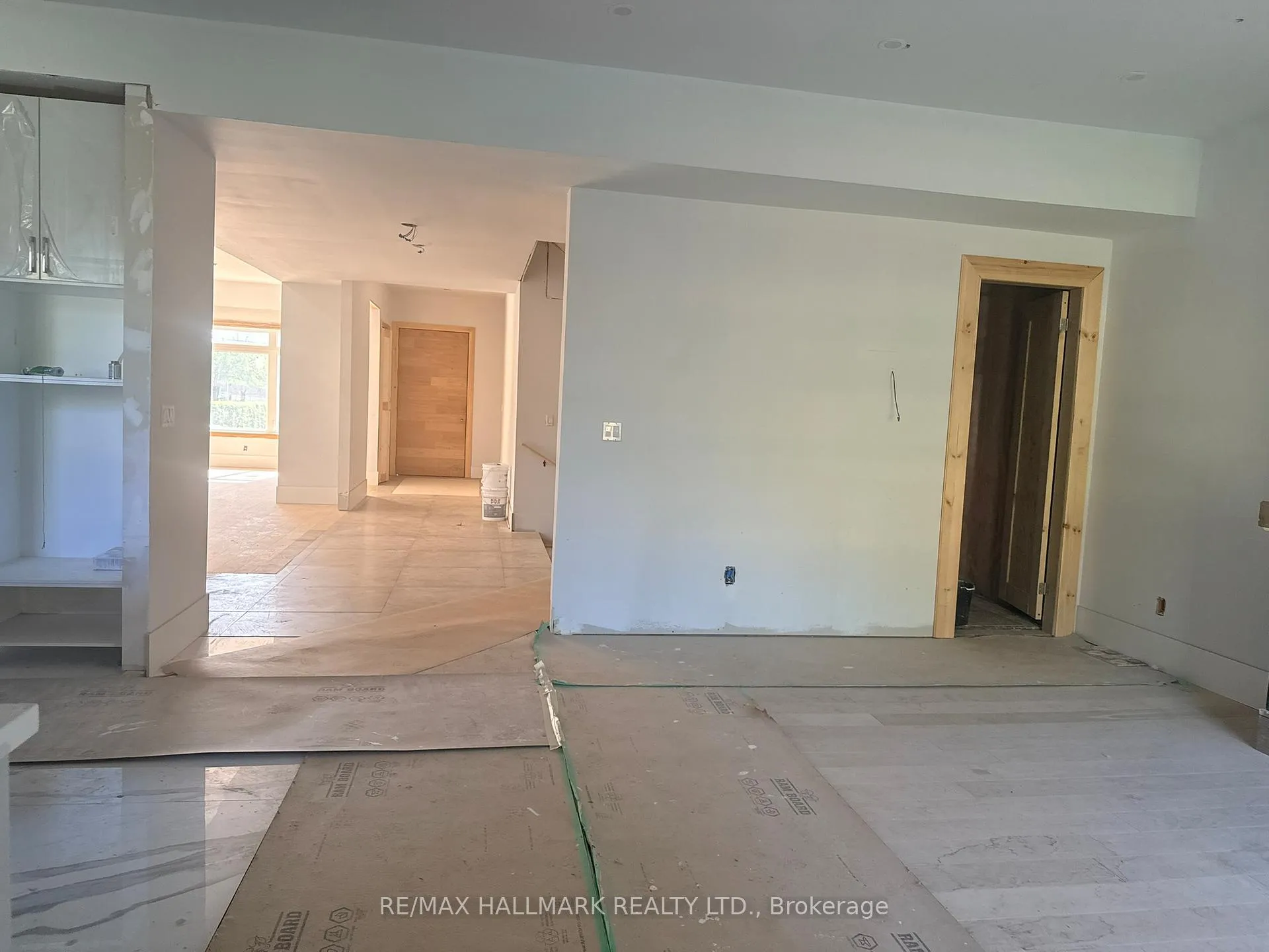 Photo 10 of 783 Midland Avenue, Scarborough, Kennedy Park — HOMEH