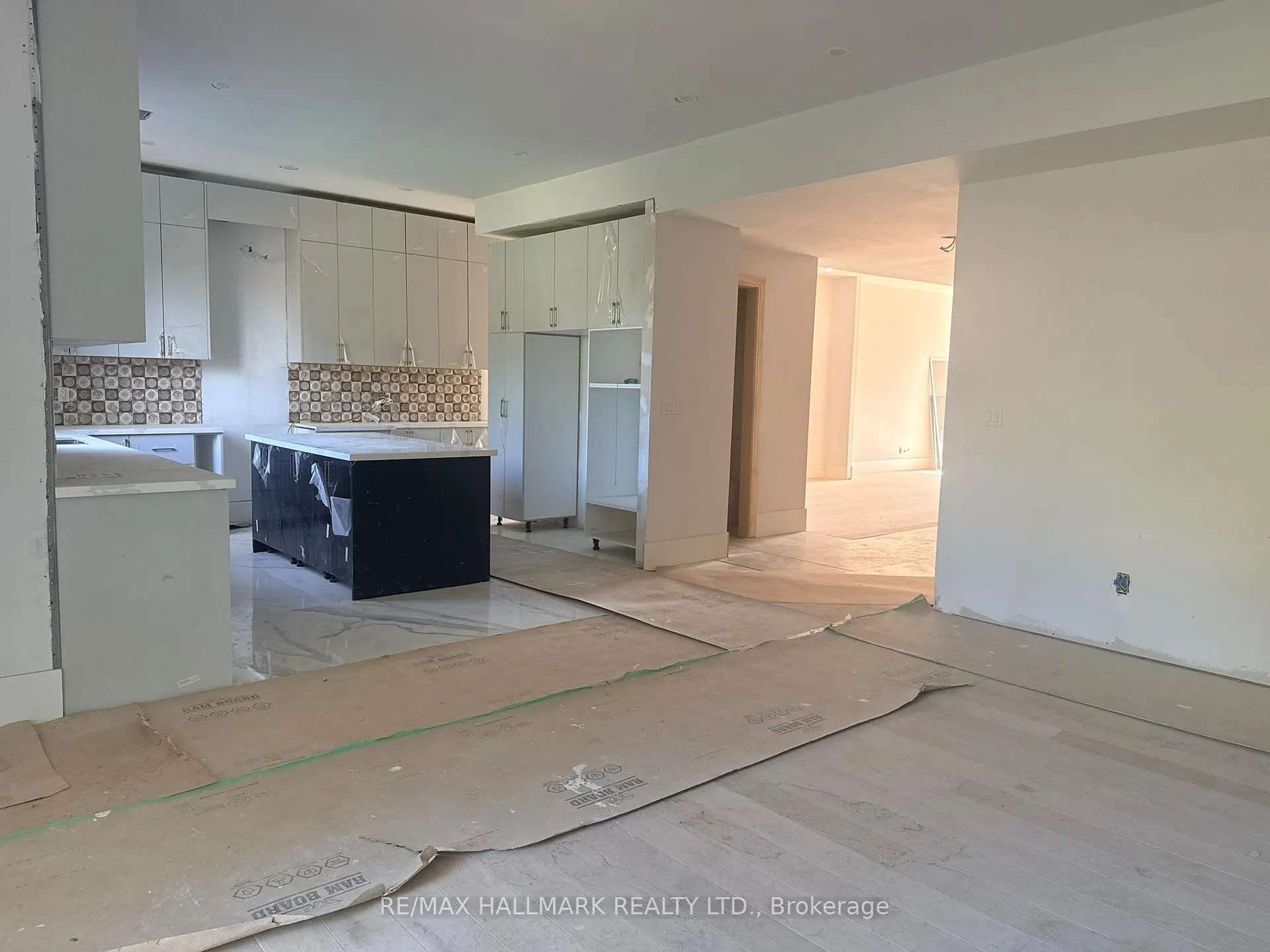Photo 11 of 783 Midland Avenue, Scarborough, Kennedy Park — HOMEH