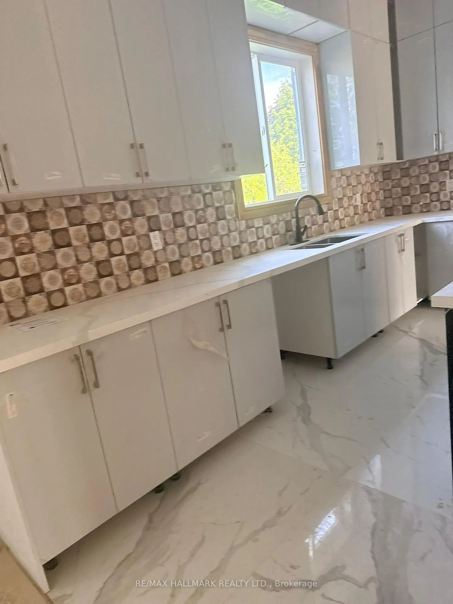 Photo 21 of 783 Midland Avenue, Scarborough, Kennedy Park — HOMEH