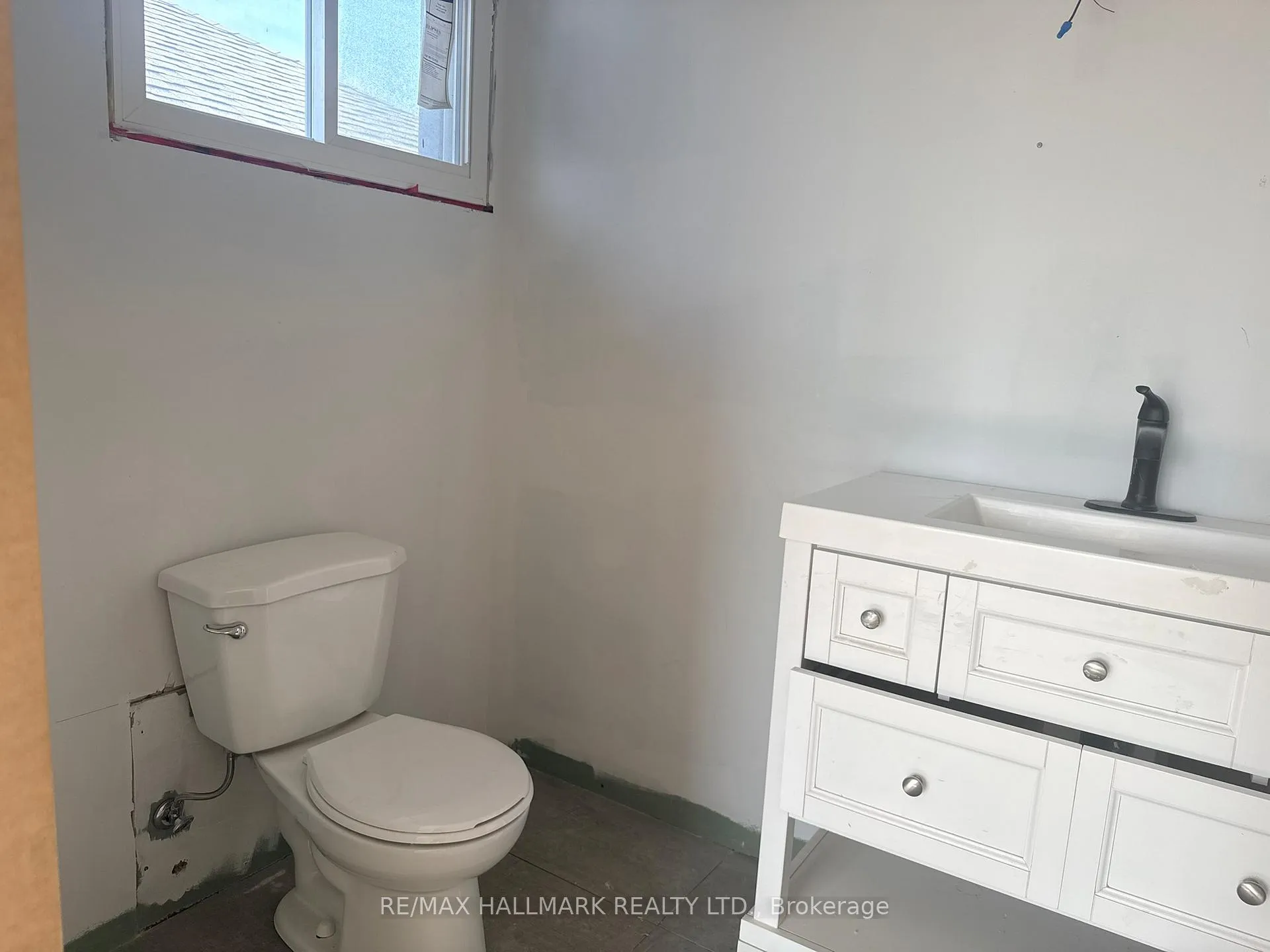 Photo 25 of 783 Midland Avenue, Scarborough, Kennedy Park — HOMEH