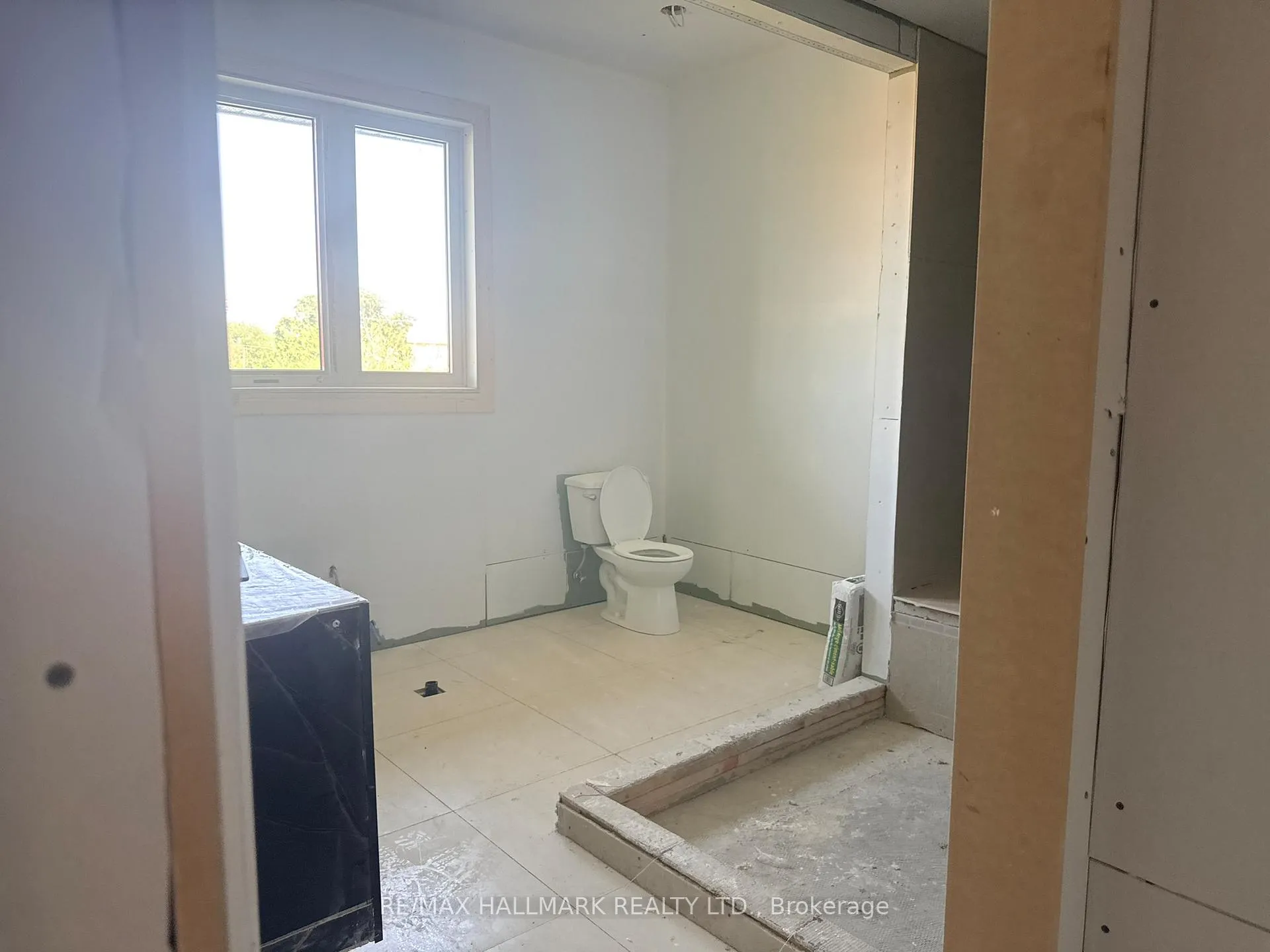 Photo 34 of 783 Midland Avenue, Scarborough, Kennedy Park — HOMEH