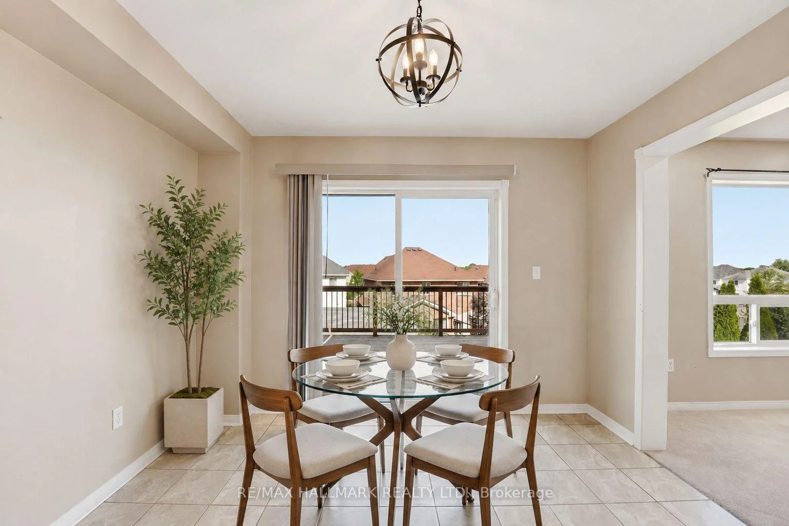Photo 3 of 1259 Meath Drive, Oshawa, Pinecrest — HOMEH