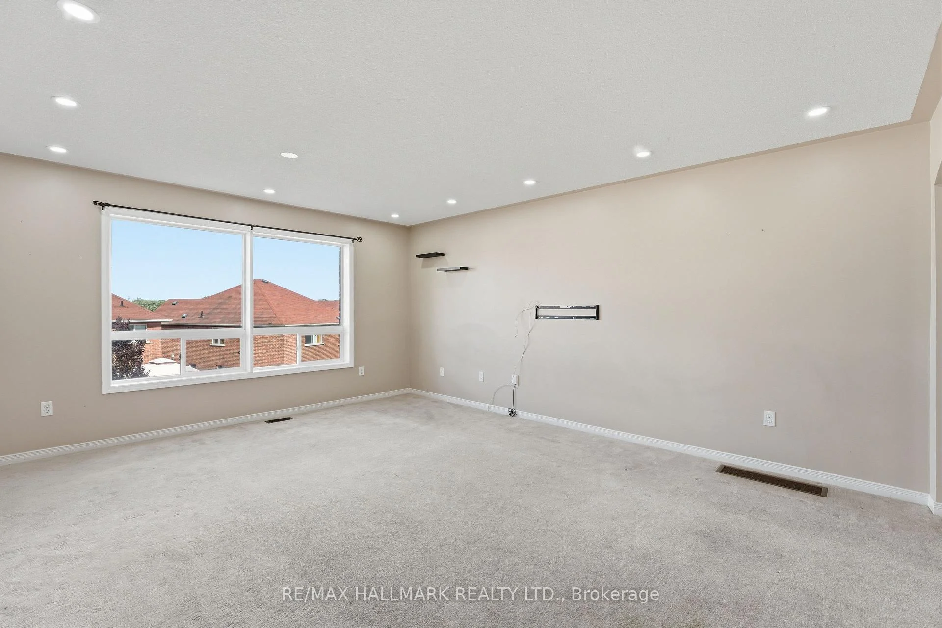 Photo 13 of 1259 Meath Drive, Oshawa, Pinecrest — HOMEH