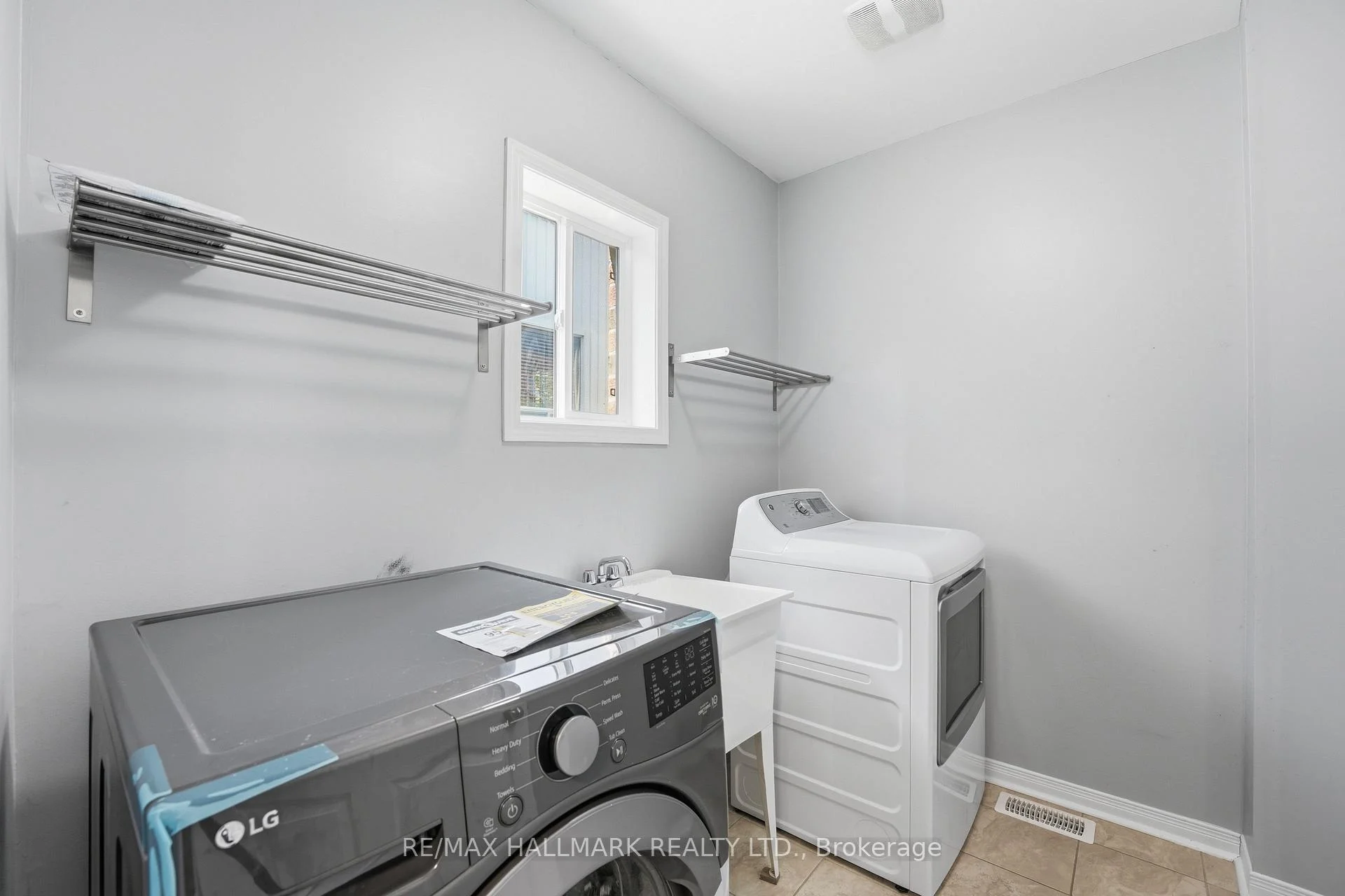 Photo 30 of 1259 Meath Drive, Oshawa, Pinecrest — HOMEH