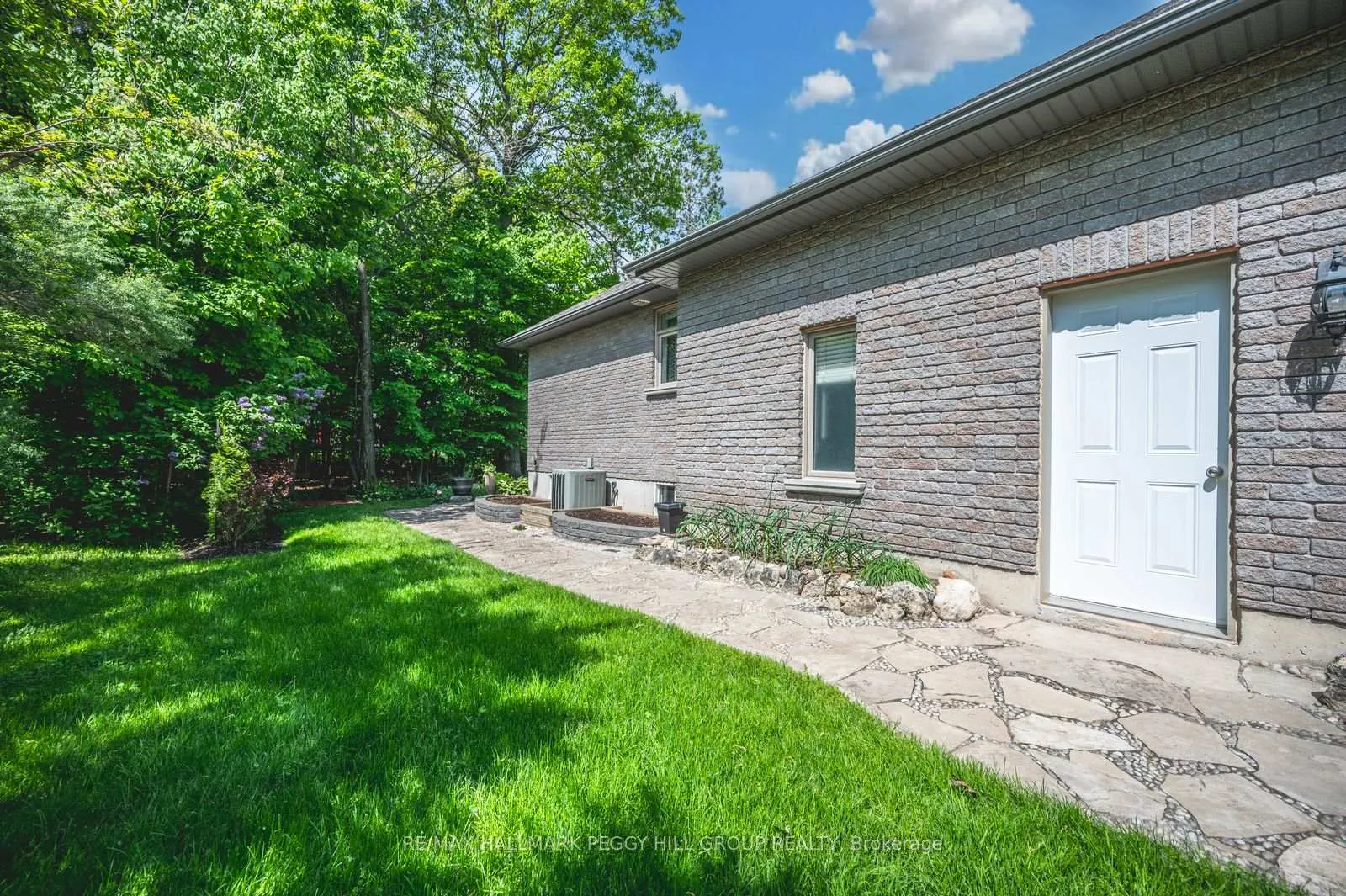 Photo 23 of 2 Hilltop Court, Springwater, Snow Valley — HOMEH