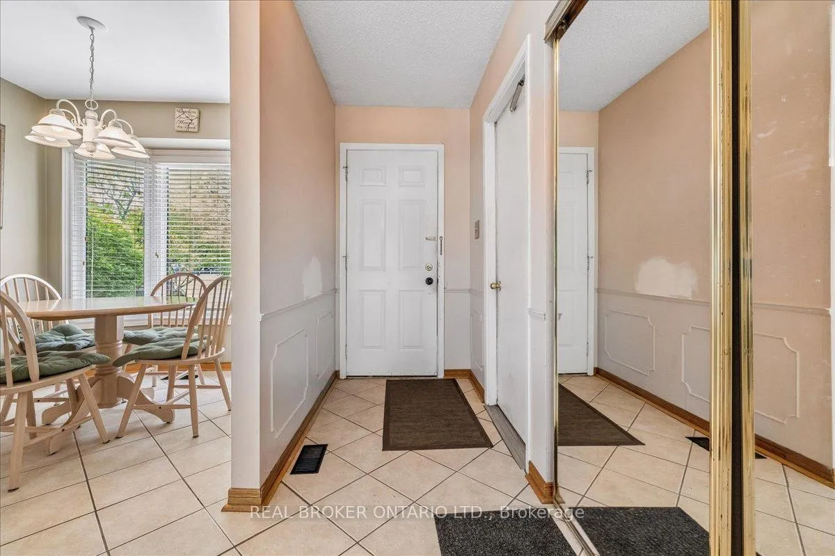 Photo 3 of 36 Braeheid Avenue, Hamilton, Waterdown — HOMEH