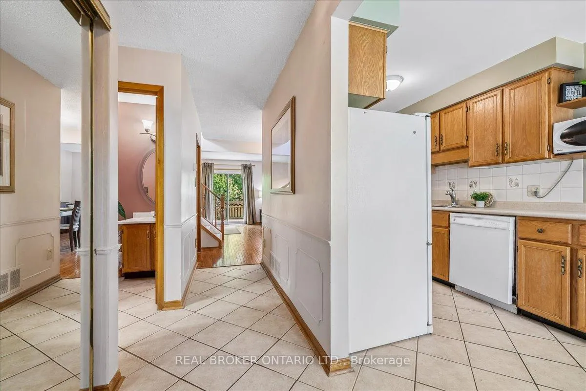 Photo 4 of 36 Braeheid Avenue, Hamilton, Waterdown — HOMEH