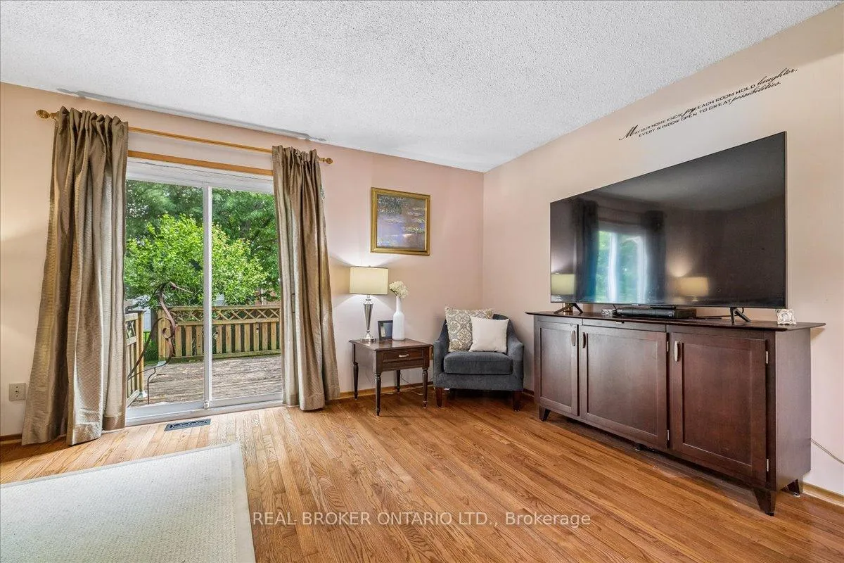 Photo 13 of 36 Braeheid Avenue, Hamilton, Waterdown — HOMEH