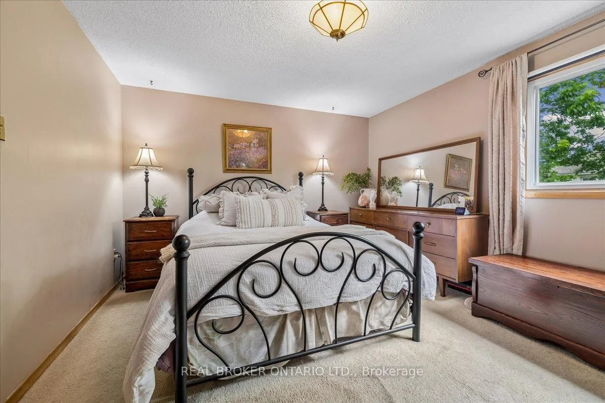 Photo 19 of 36 Braeheid Avenue, Hamilton, Waterdown — HOMEH