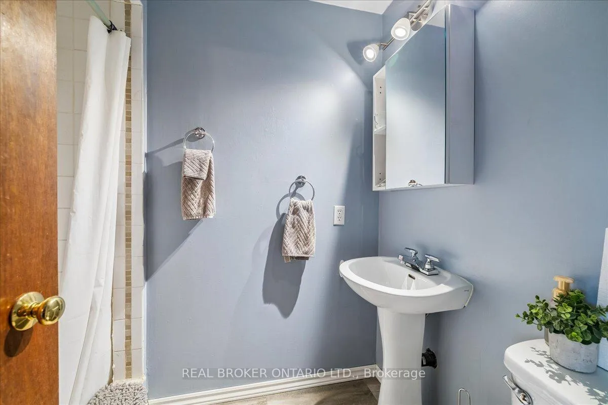 Photo 21 of 36 Braeheid Avenue, Hamilton, Waterdown — HOMEH