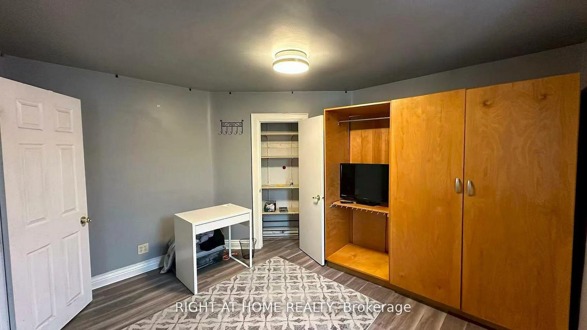 Photo 9 of 148 Haddon Avenue S, Hamilton, Ainslie Wood — HOMEH