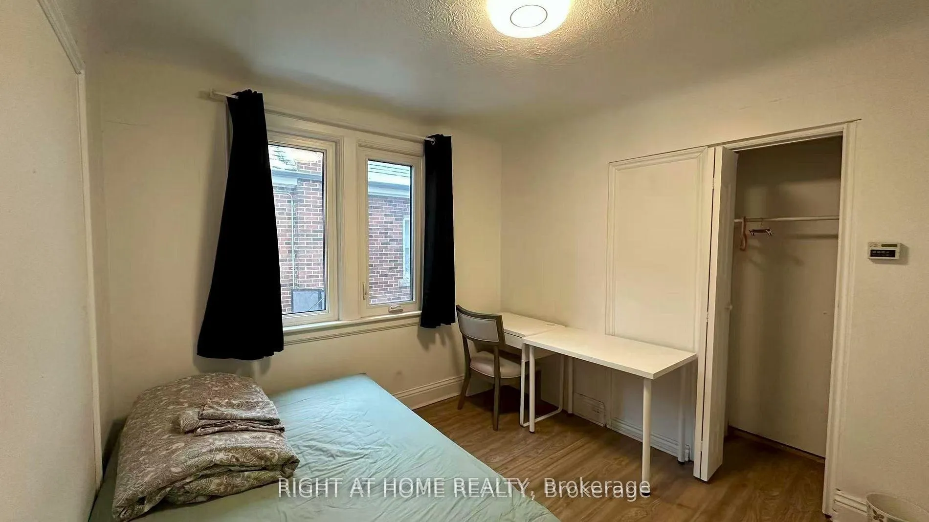 Photo 12 of 148 Haddon Avenue S, Hamilton, Ainslie Wood — HOMEH