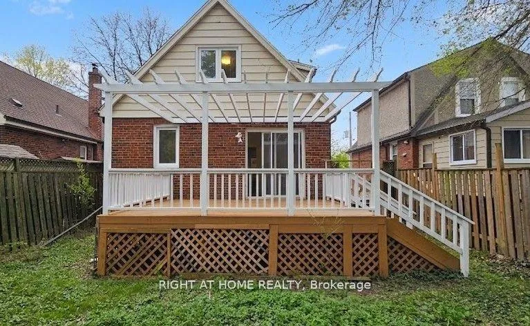 Photo 14 of 148 Haddon Avenue S, Hamilton, Ainslie Wood — HOMEH