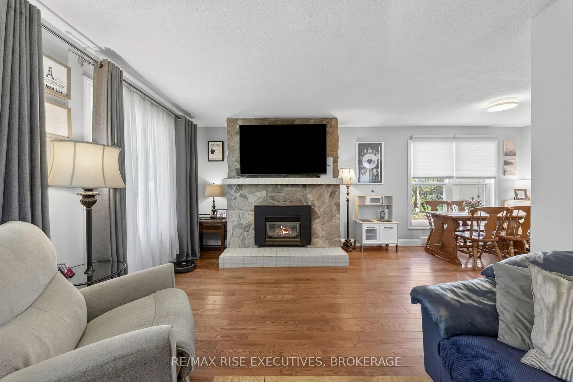 Photo 6 of 1089 Pinewood Place, Kingston, City Northwest — HOMEH