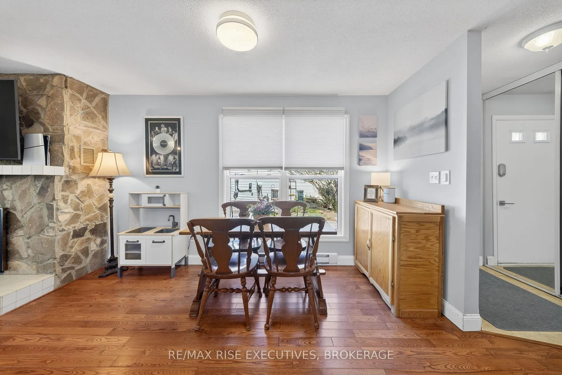 Photo 7 of 1089 Pinewood Place, Kingston, City Northwest — HOMEH