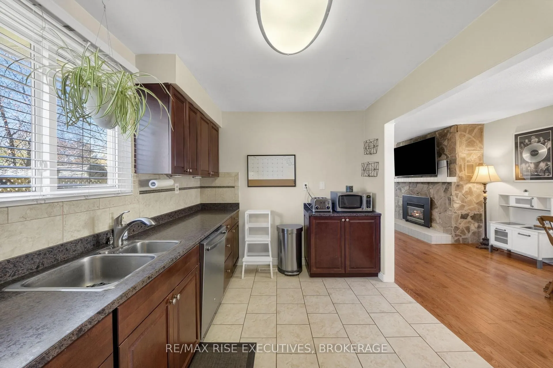 Photo 11 of 1089 Pinewood Place, Kingston, City Northwest — HOMEH