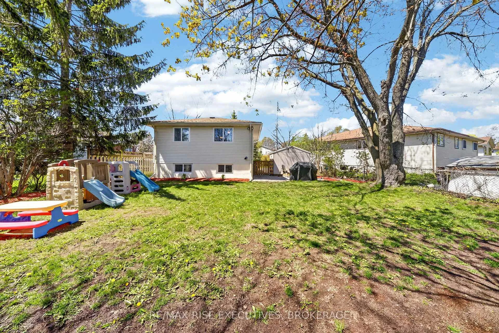 Photo 32 of 1089 Pinewood Place, Kingston, City Northwest — HOMEH