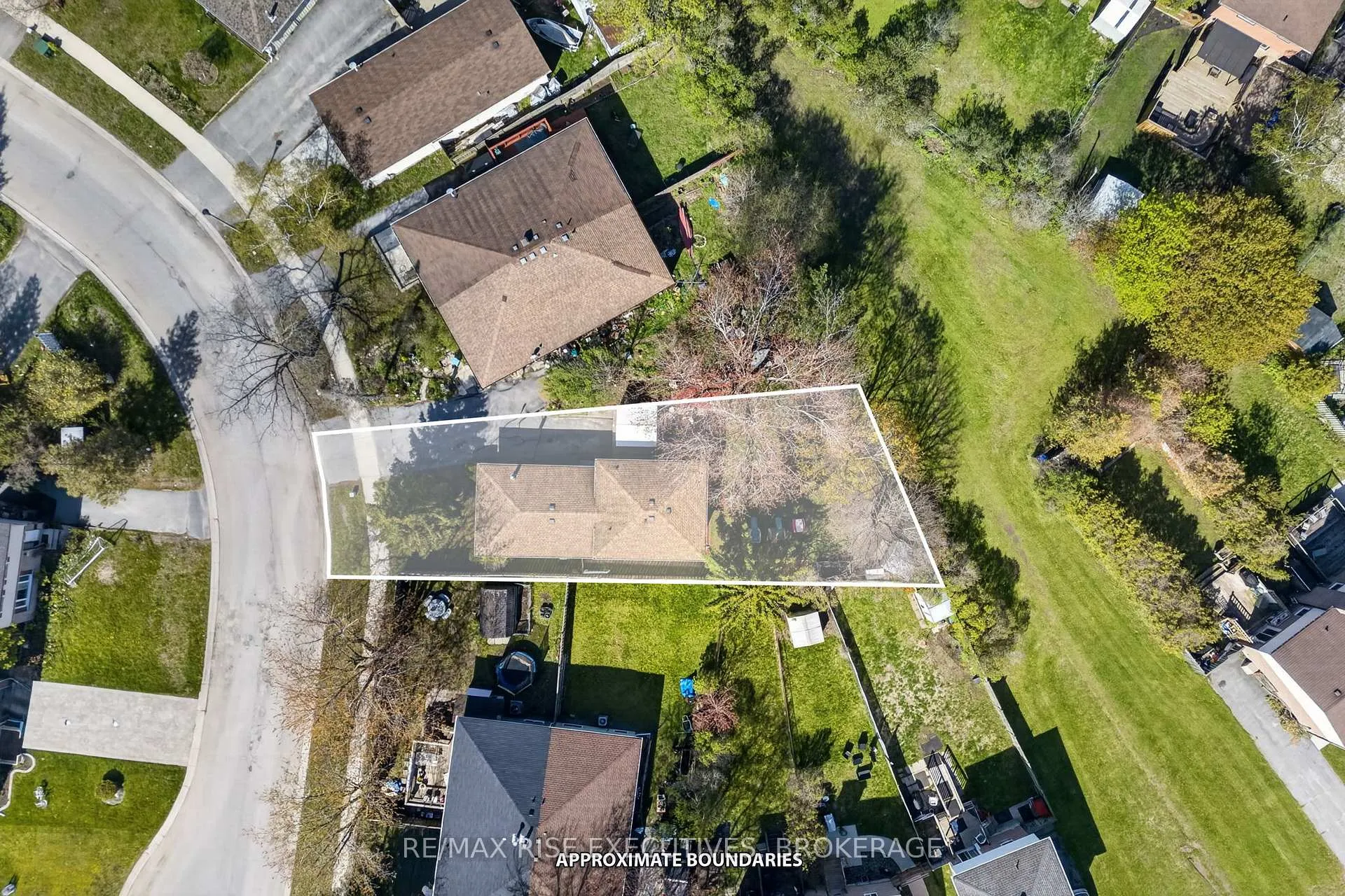 Photo 37 of 1089 Pinewood Place, Kingston, City Northwest — HOMEH