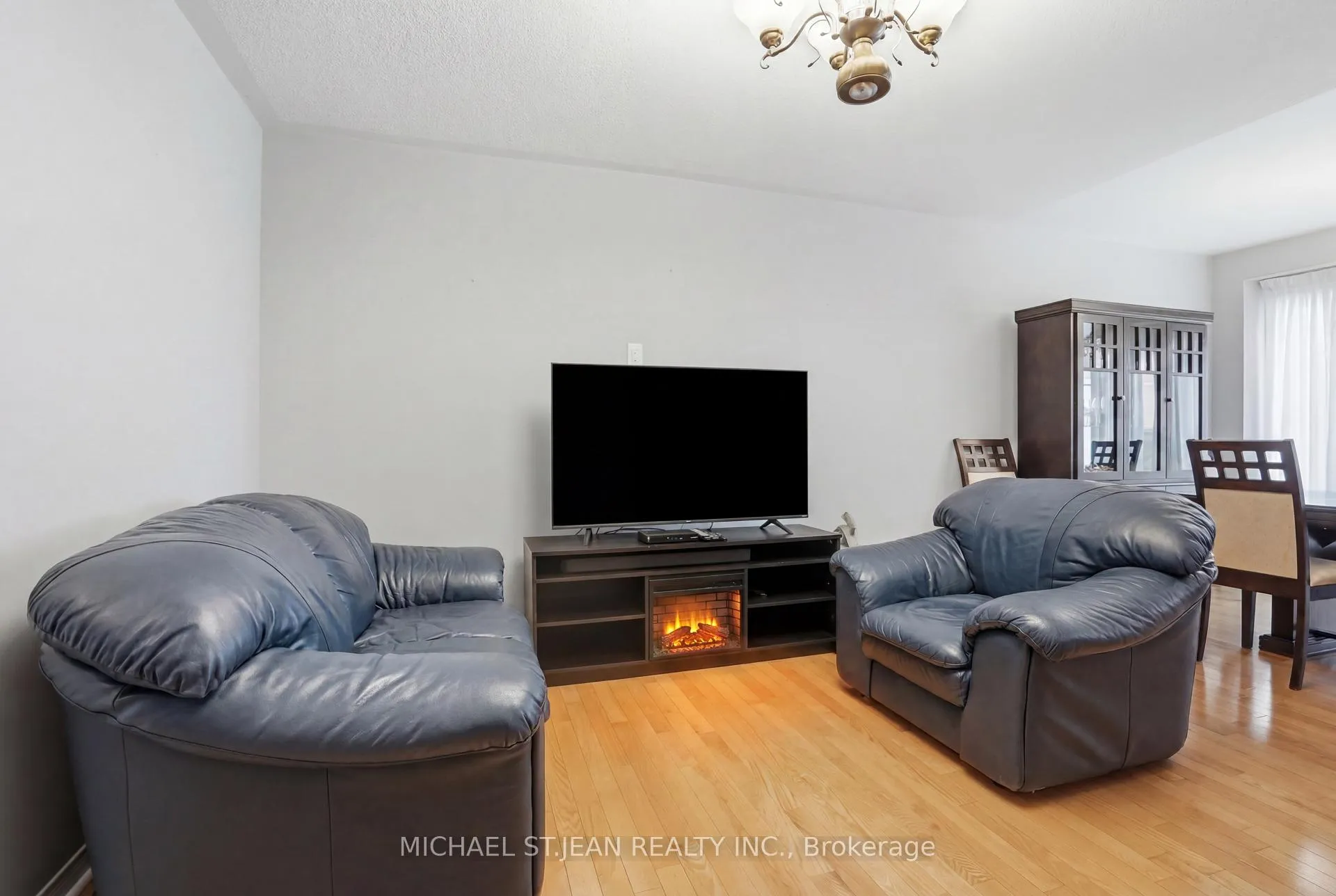 Photo 7 of 2393 Curtis Road, Burlington, Orchard — HOMEH