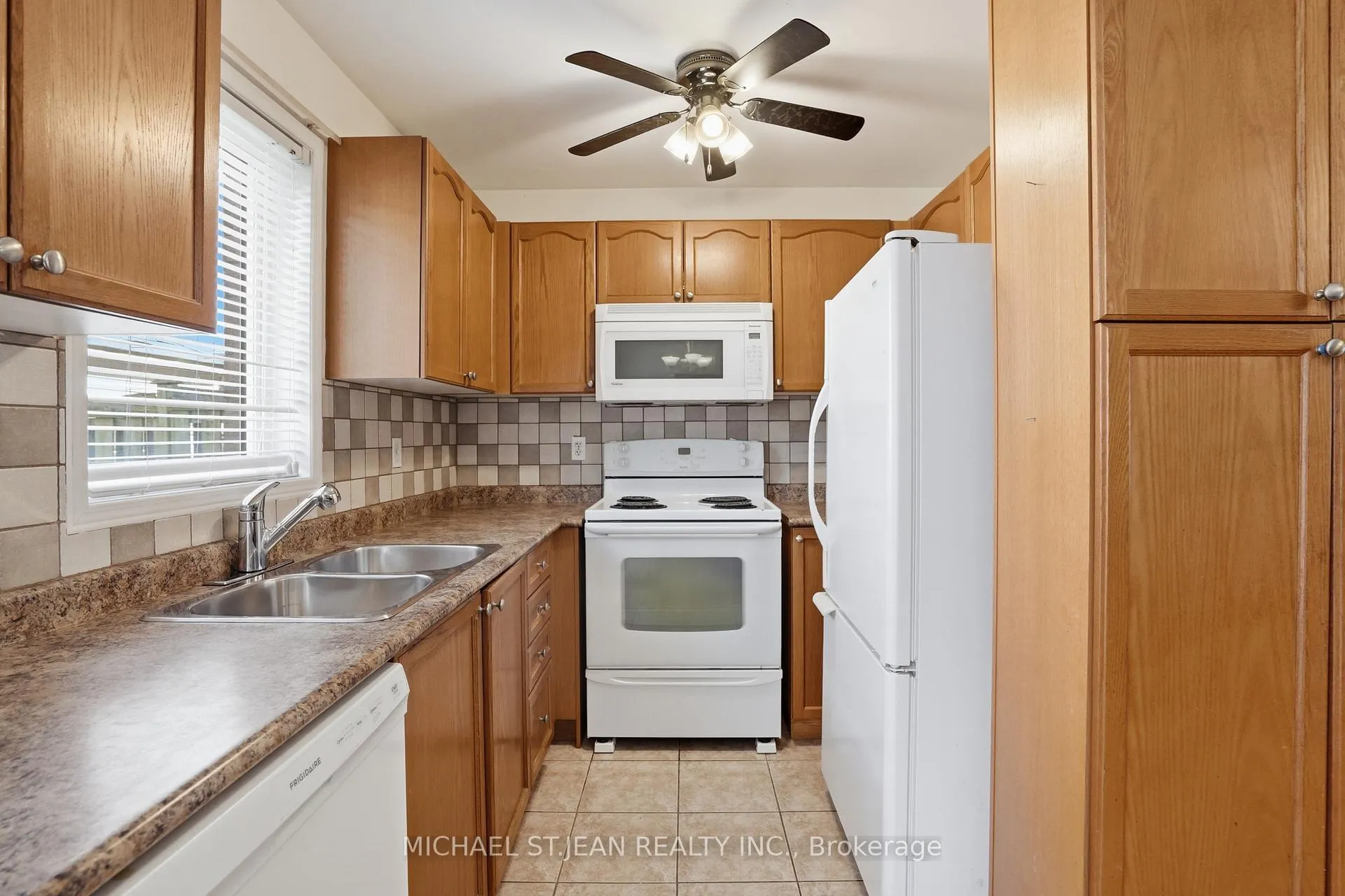 Photo 12 of 2393 Curtis Road, Burlington, Orchard — HOMEH