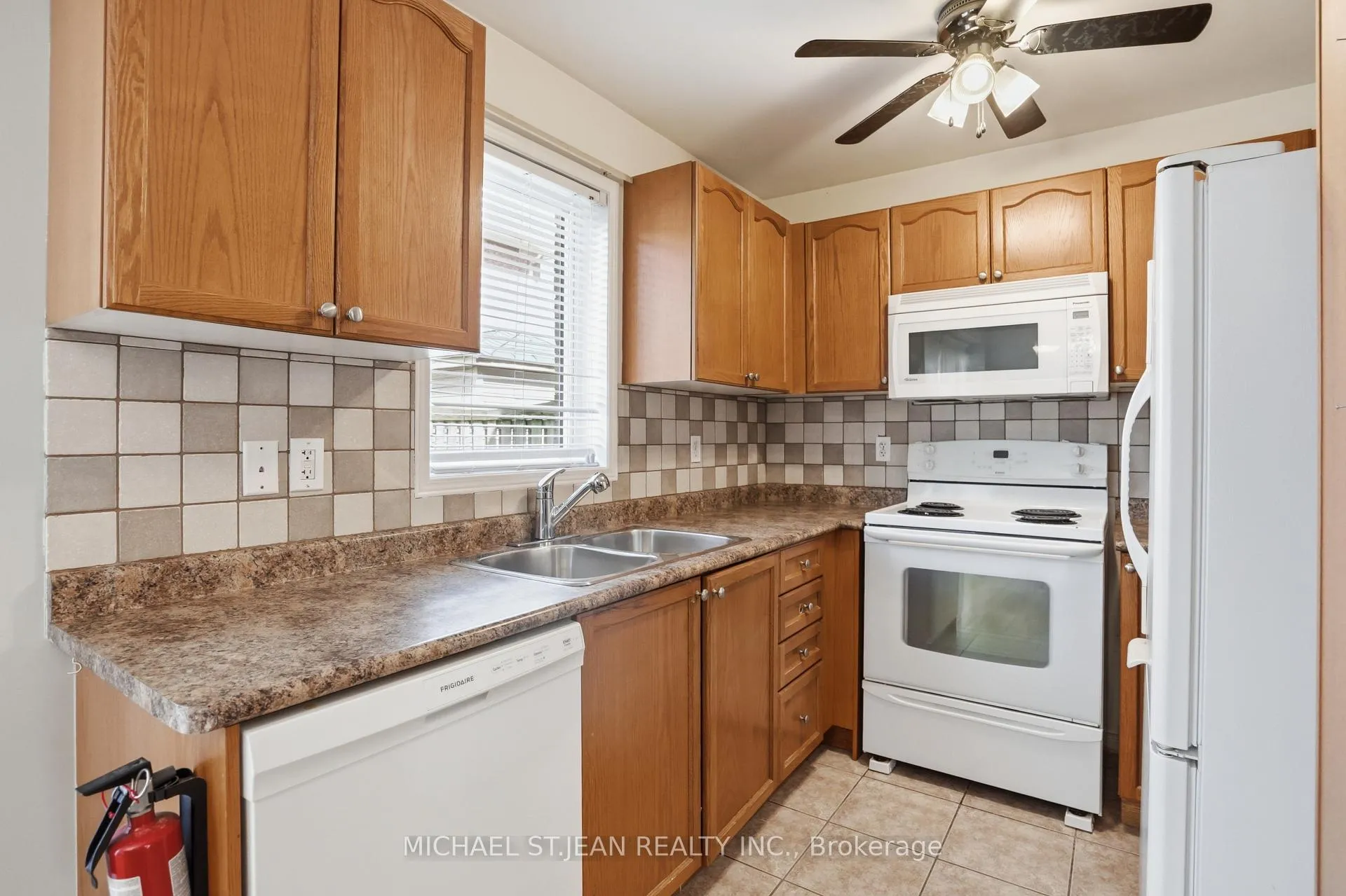 Photo 13 of 2393 Curtis Road, Burlington, Orchard — HOMEH