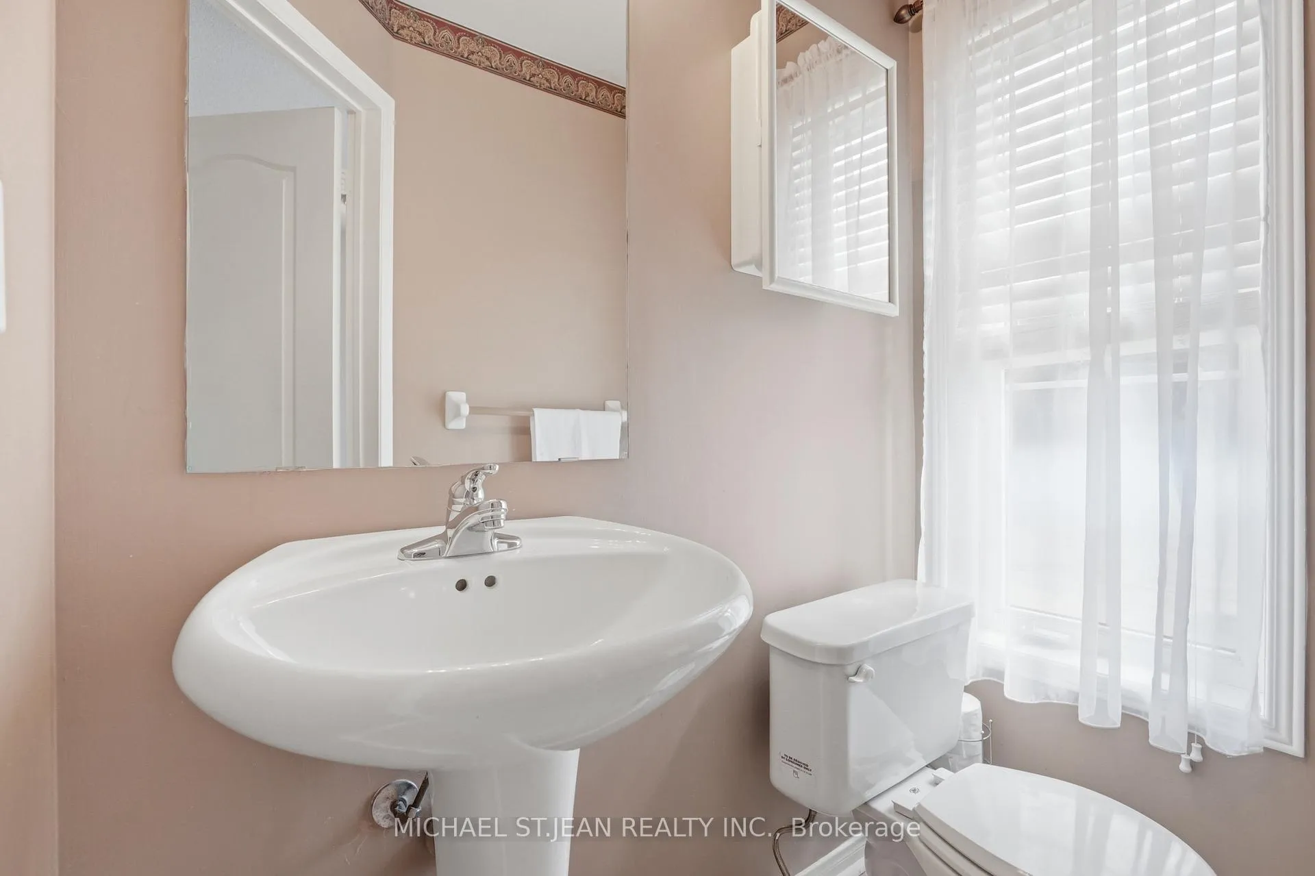 Photo 16 of 2393 Curtis Road, Burlington, Orchard — HOMEH