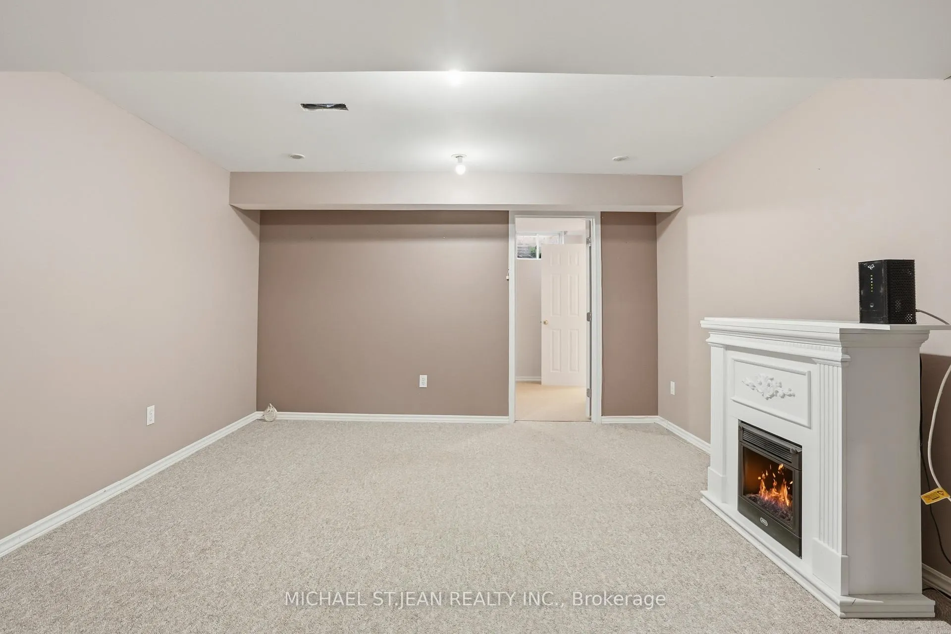 Photo 31 of 2393 Curtis Road, Burlington, Orchard — HOMEH