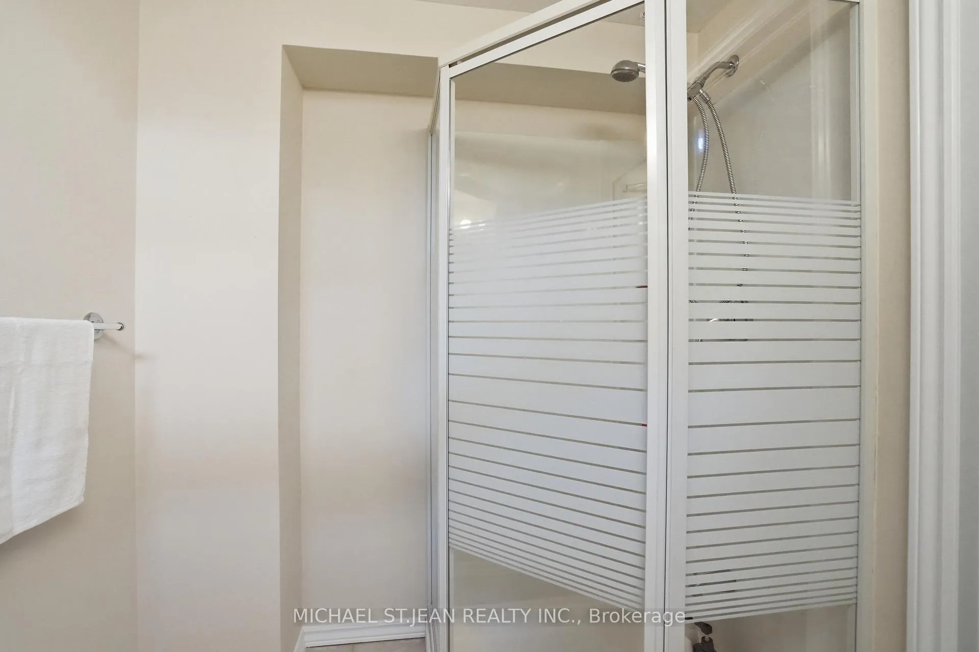 Photo 36 of 2393 Curtis Road, Burlington, Orchard — HOMEH