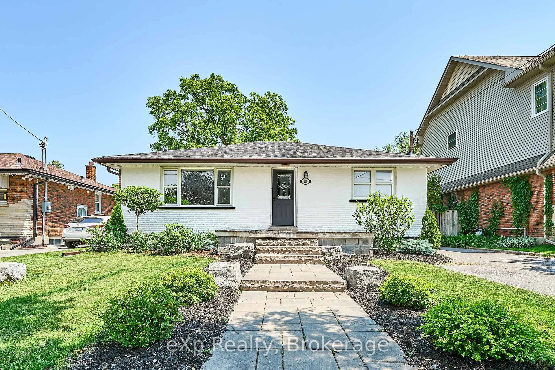 Photo 3 of 111 Riverside Drive N, Oshawa, Eastdale — HOMEH