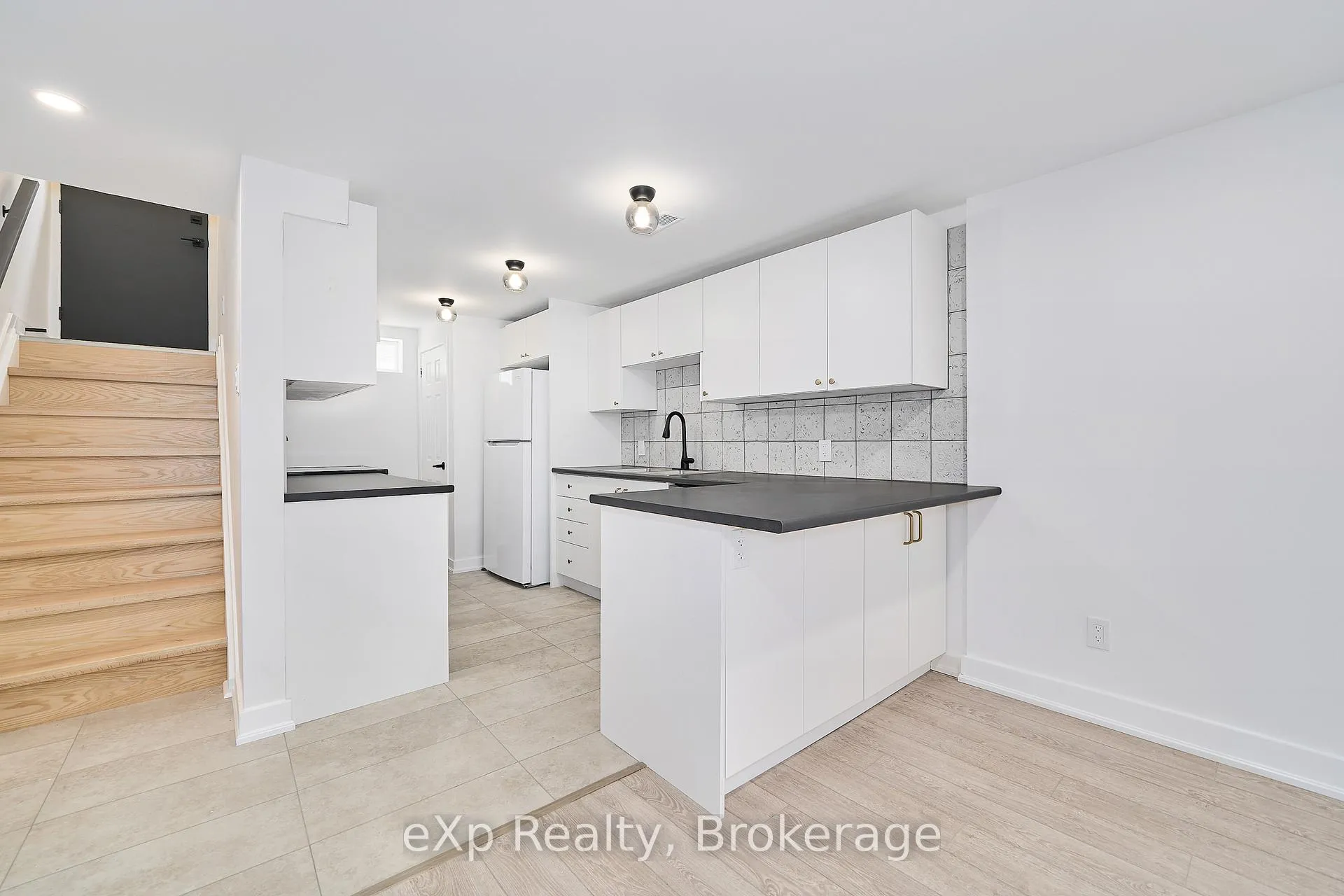 Photo 5 of 111 Riverside Drive N, Oshawa, Eastdale — HOMEH
