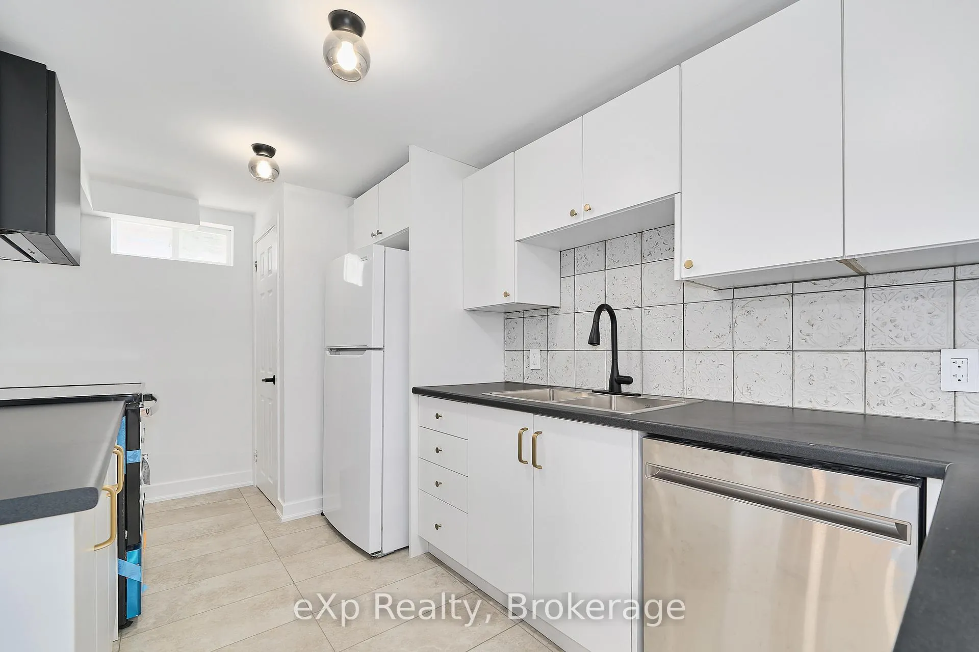 Photo 9 of 111 Riverside Drive N, Oshawa, Eastdale — HOMEH
