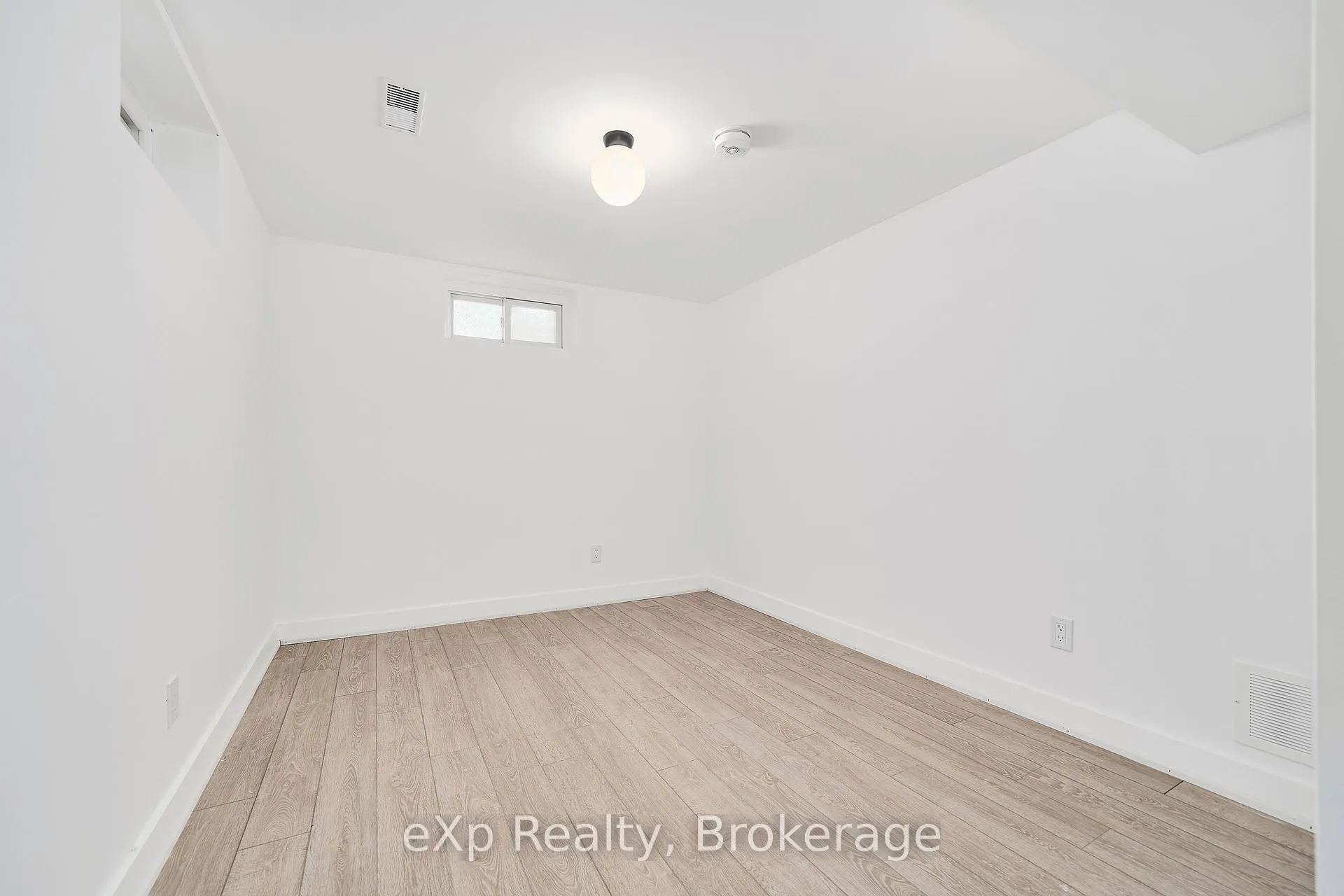 Photo 20 of 111 Riverside Drive N, Oshawa, Eastdale — HOMEH