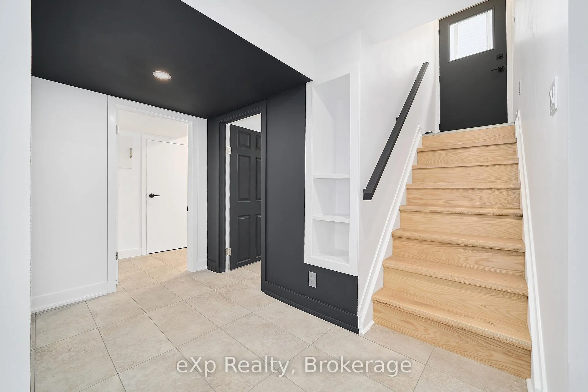 Photo 23 of 111 Riverside Drive N, Oshawa, Eastdale — HOMEH