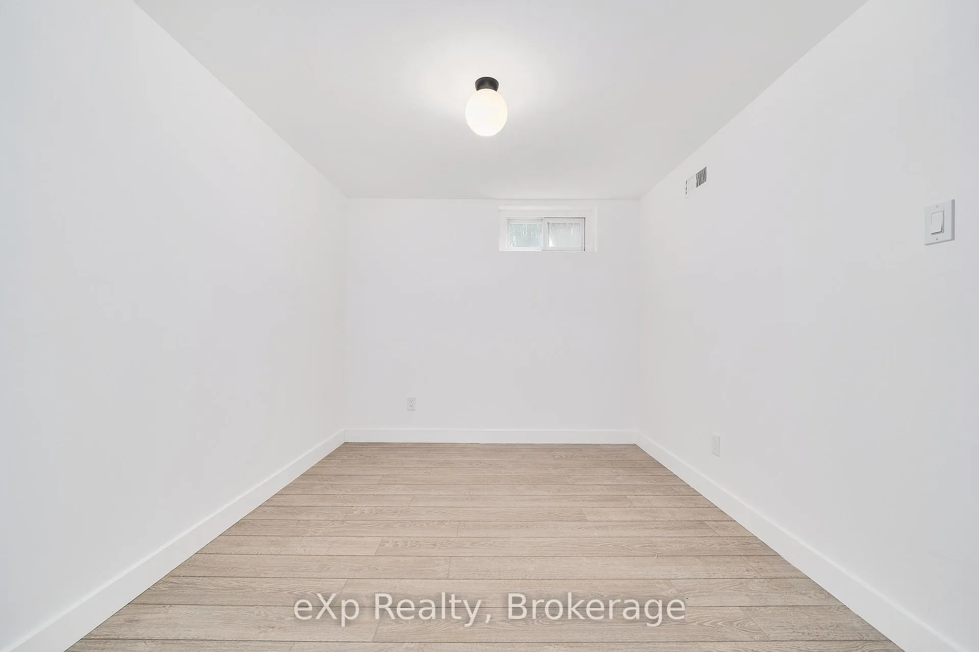 Photo 27 of 111 Riverside Drive N, Oshawa, Eastdale — HOMEH