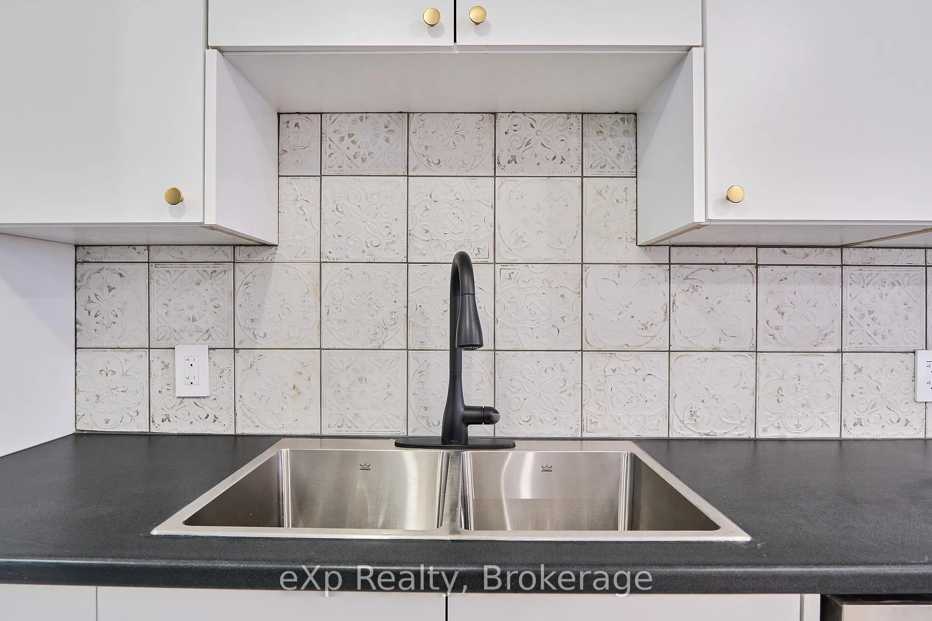 Photo 39 of 111 Riverside Drive N, Oshawa, Eastdale — HOMEH