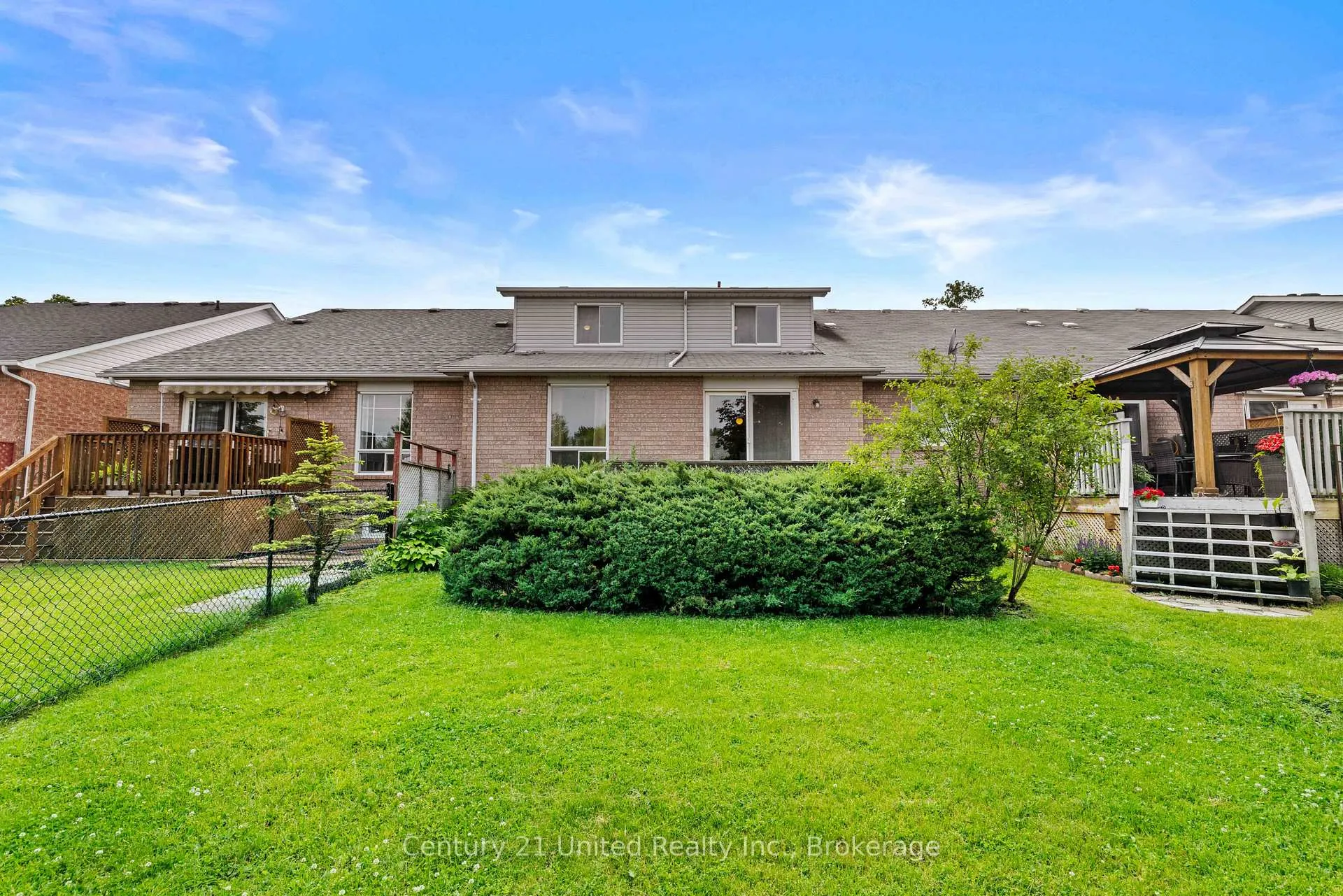 Photo 3 of 2438 Woodglade Boulevard, Peterborough, Monaghan Ward 2 — HOMEH