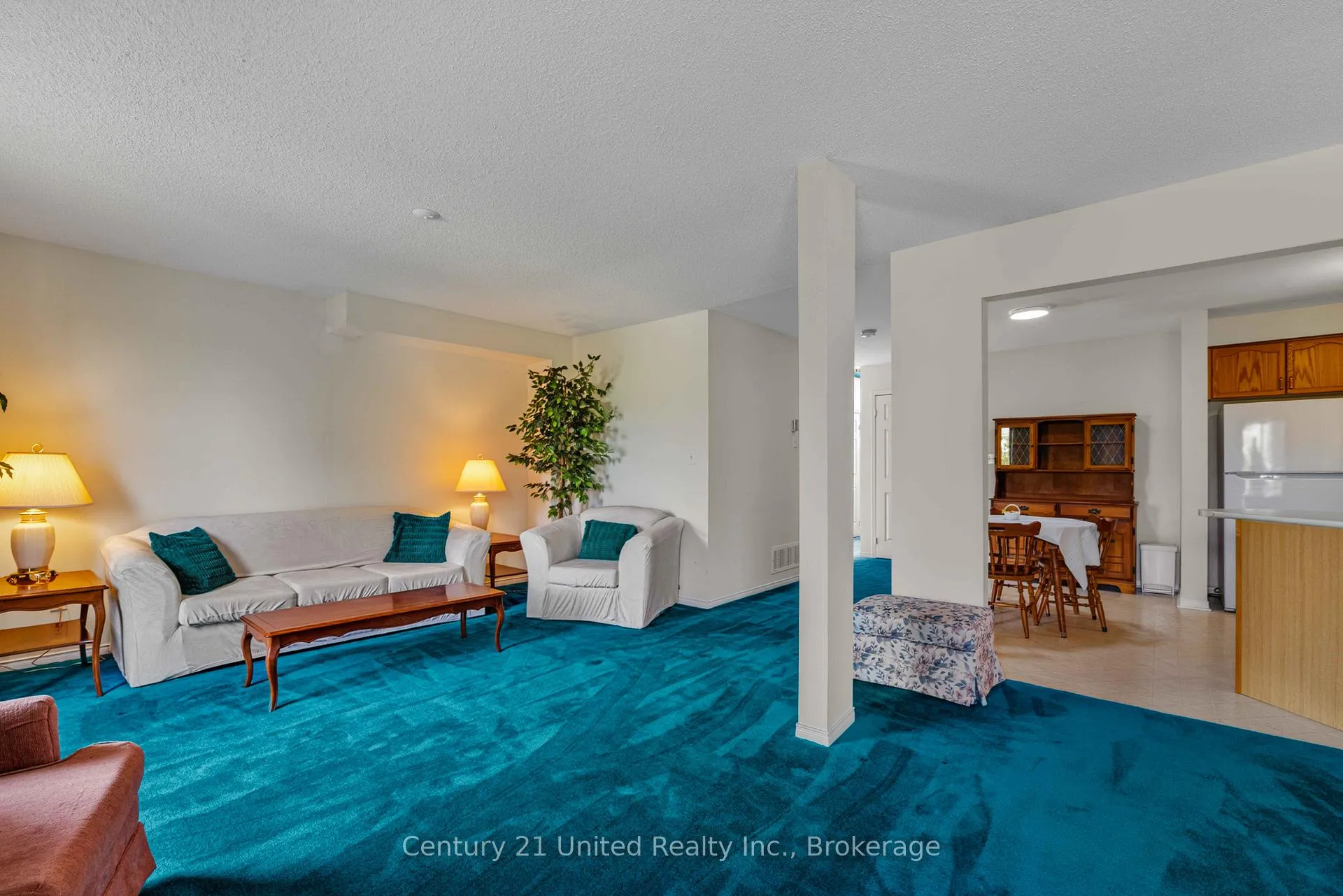 Photo 8 of 2438 Woodglade Boulevard, Peterborough, Monaghan Ward 2 — HOMEH