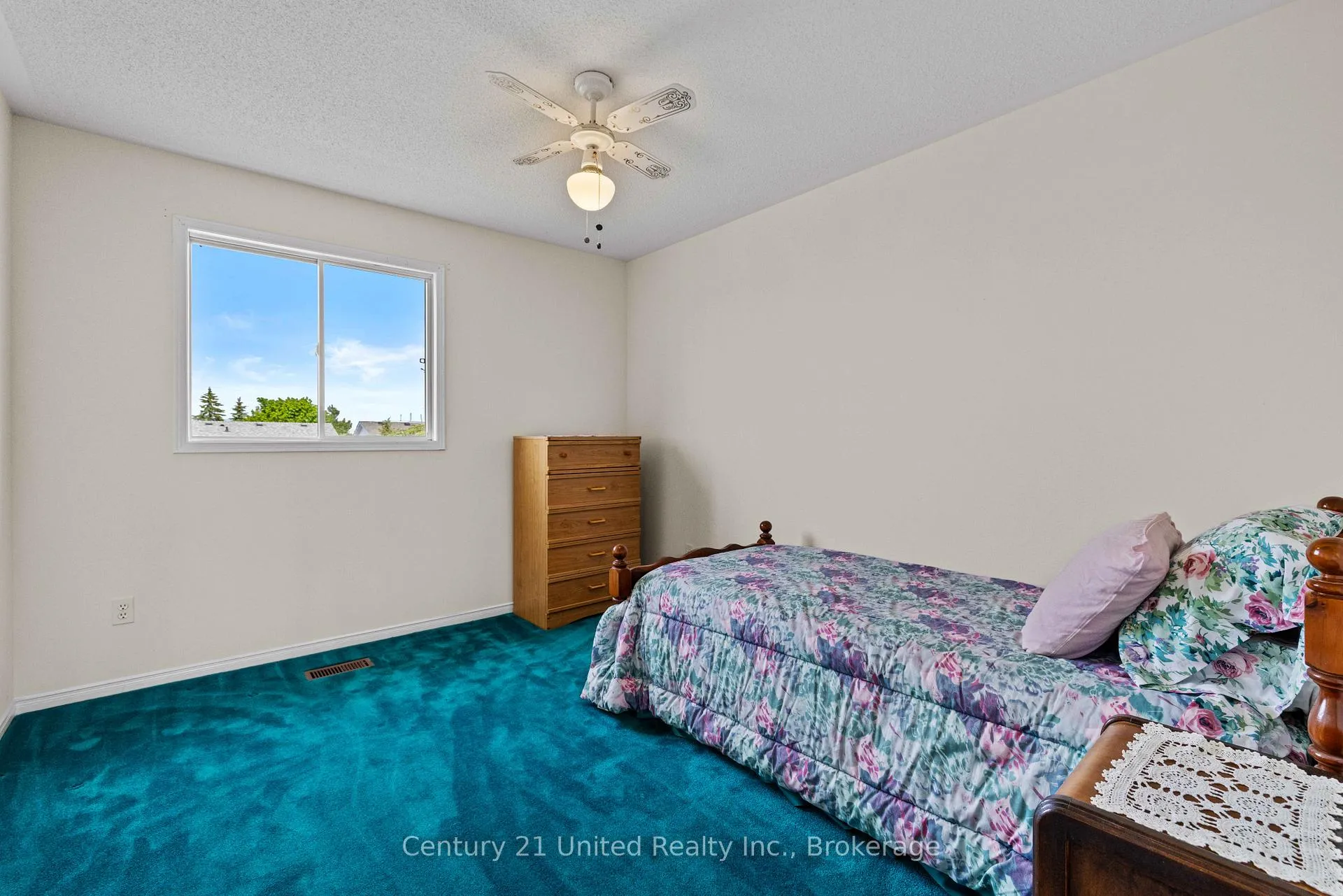 Photo 20 of 2438 Woodglade Boulevard, Peterborough, Monaghan Ward 2 — HOMEH