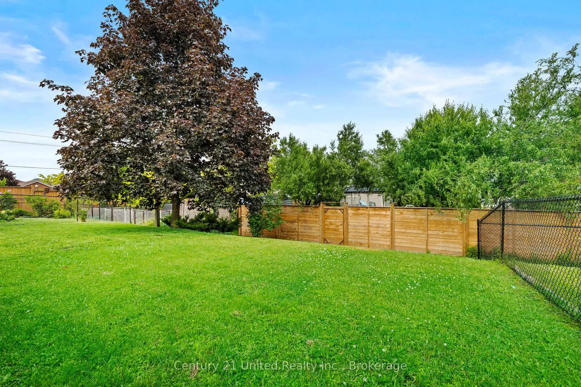 Photo 27 of 2438 Woodglade Boulevard, Peterborough, Monaghan Ward 2 — HOMEH