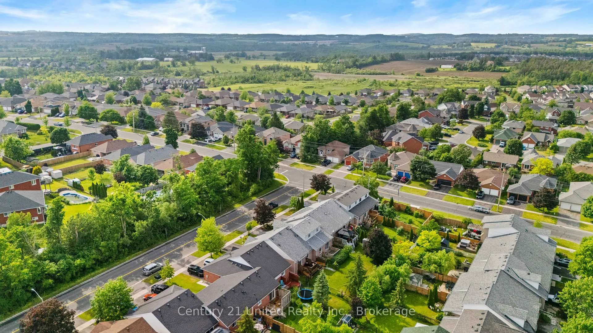 Photo 34 of 2438 Woodglade Boulevard, Peterborough, Monaghan Ward 2 — HOMEH