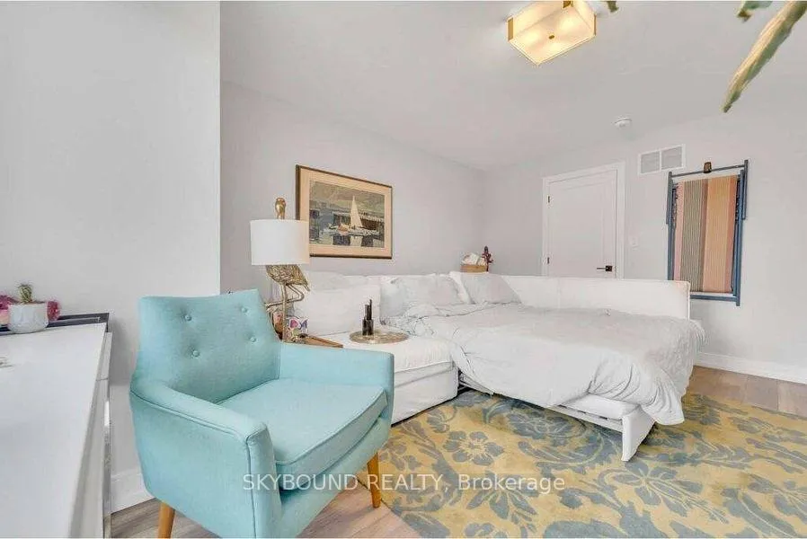 Photo 10 of Unit Main, 47 Edwin Avenue, Toronto, Dovercourt-Wallace Emerson-Junction — HOMEH