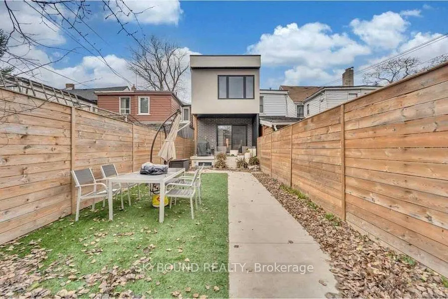 Photo 14 of Unit Main, 47 Edwin Avenue, Toronto, Dovercourt-Wallace Emerson-Junction — HOMEH