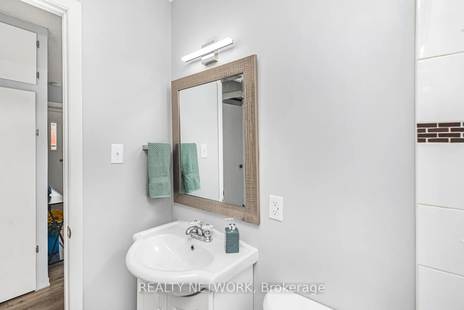 Photo 18 of 168 Berryman Avenue, St. Catharines, E. Chester — HOMEH