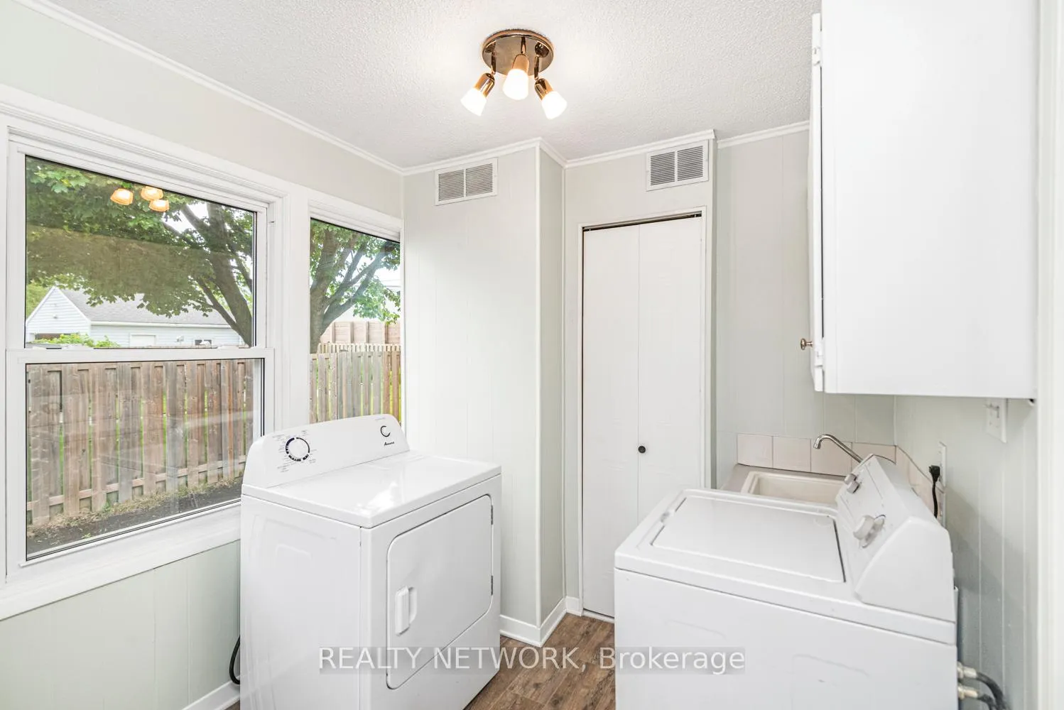 Photo 19 of 168 Berryman Avenue, St. Catharines, E. Chester — HOMEH