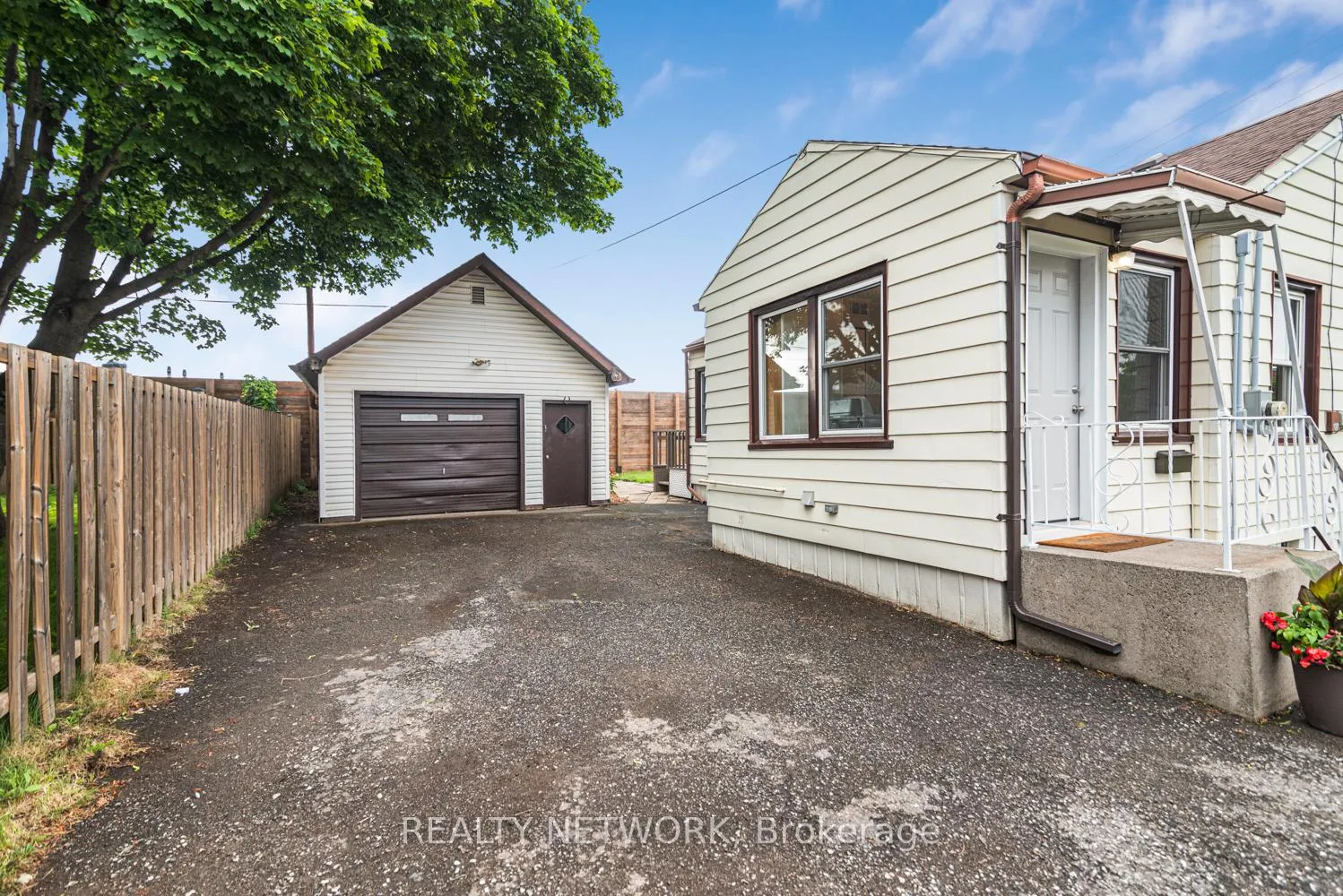 Photo 22 of 168 Berryman Avenue, St. Catharines, E. Chester — HOMEH