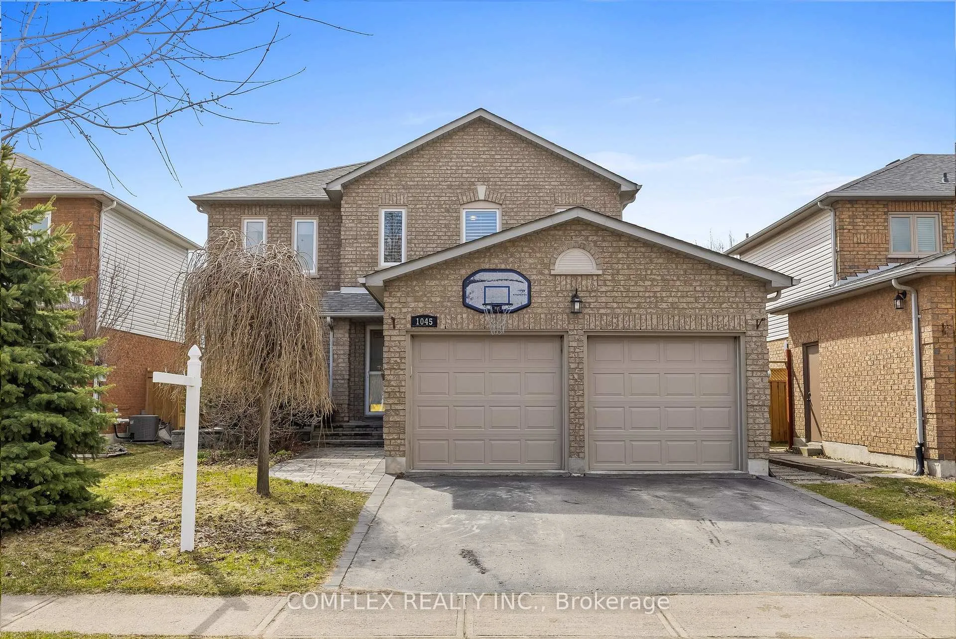 Photo 2 of 1045 Beaver Valley Crescent, Oshawa, Northglen — HOMEH