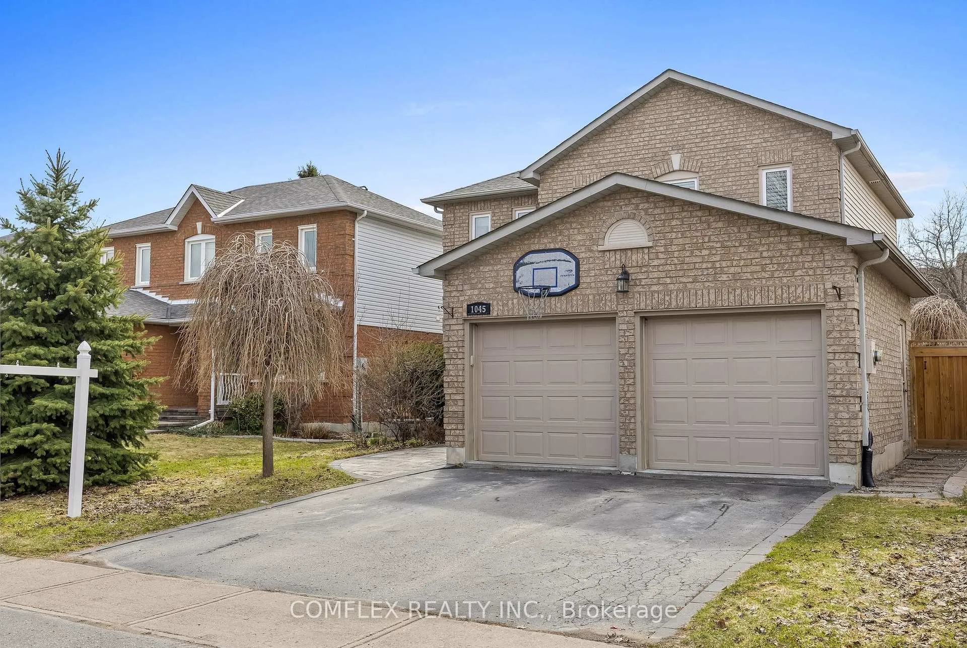 Photo 3 of 1045 Beaver Valley Crescent, Oshawa, Northglen — HOMEH