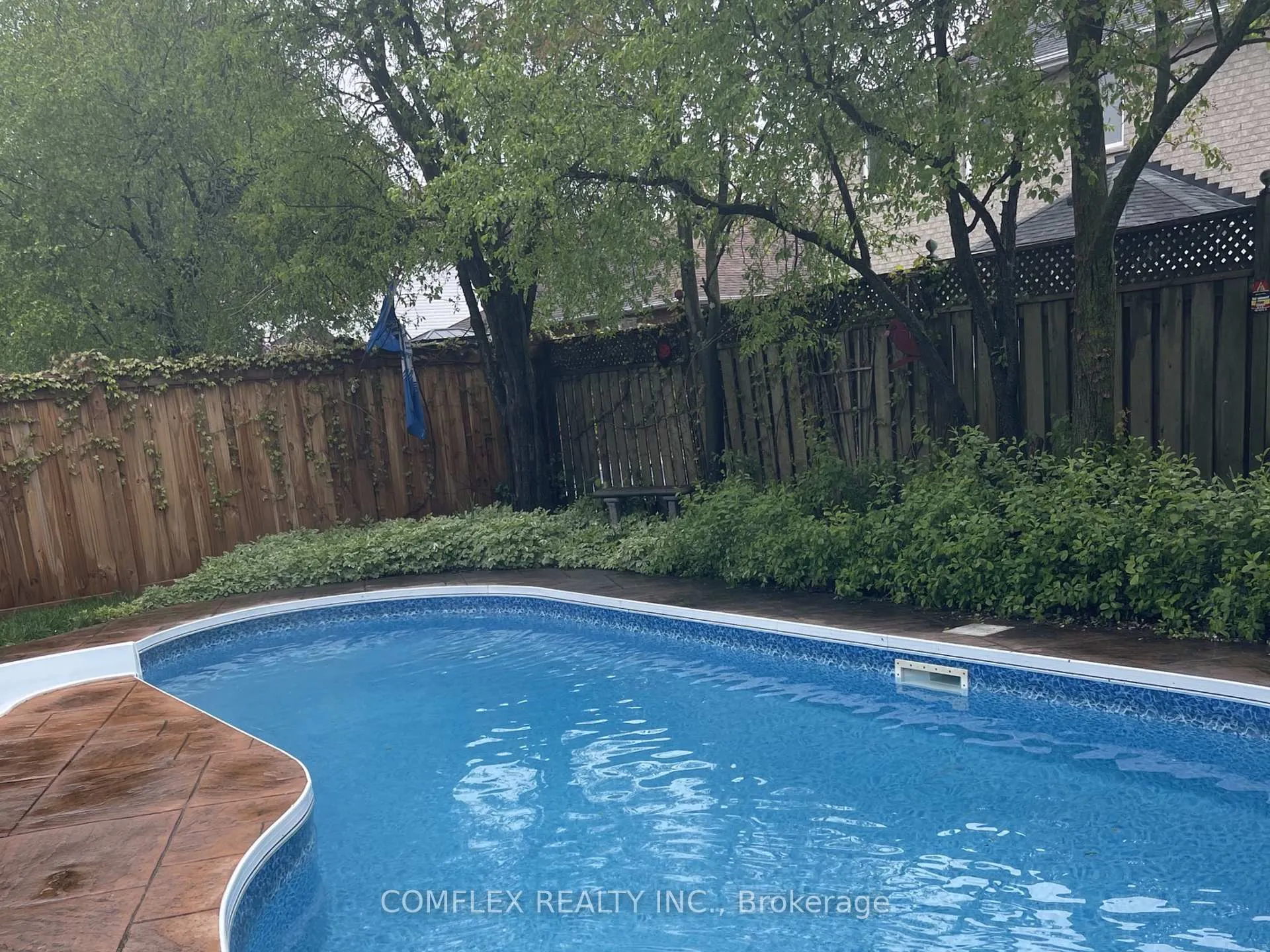Photo 6 of 1045 Beaver Valley Crescent, Oshawa, Northglen — HOMEH