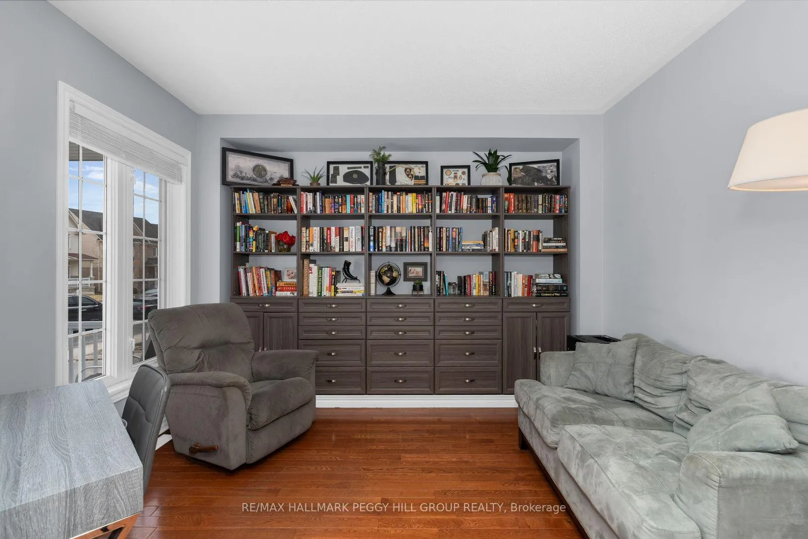 Photo 10 of 20 The Queensway, Barrie, Innis-Shore — HOMEH